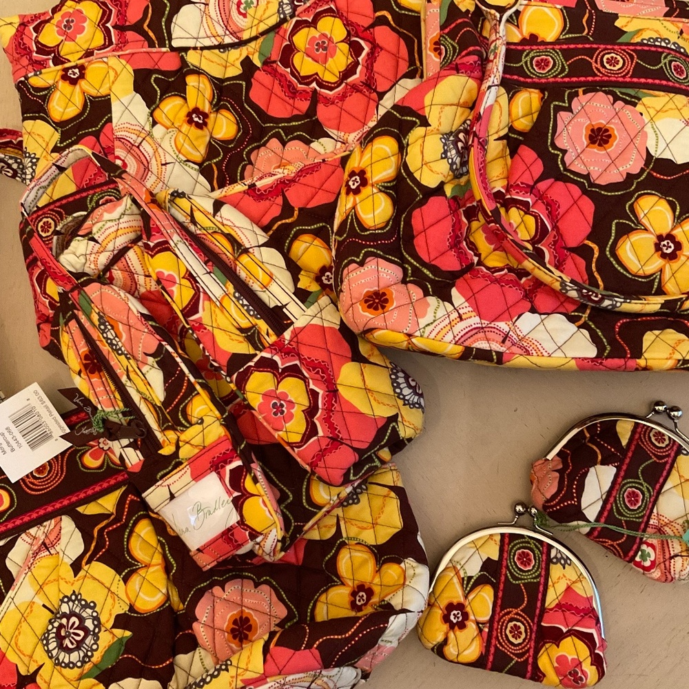 NWT Vera Bradley complete set of  Bags purses  set of six, buttercup pattern